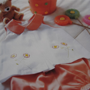 vestido con aplicaciones vestido decorado