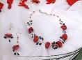 imagen Conjunto de aros y collar con hojas y piedras