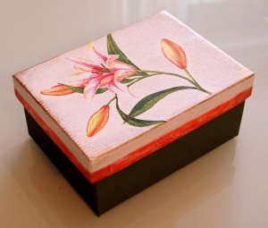 Caja de zapatos decorada con decoupage 3