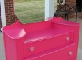 imagen Mueble fucsia reciclado