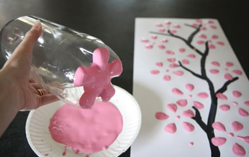 Que tus pequeños pinten con botellas Que tus pequeños pinten con botellas