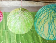 imagen Esferas con hilos de colores