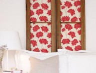 imagen Cabecero de cama hecho con una puerta