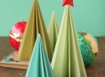 imagen Árboles de Navidad con papel plegado