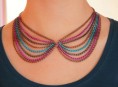 imagen Collar con cadenas de colores