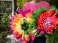 imagen Flores decorativas con papel crepé
