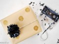 imagen Cómo hacer pompones con cintas de cassette y video