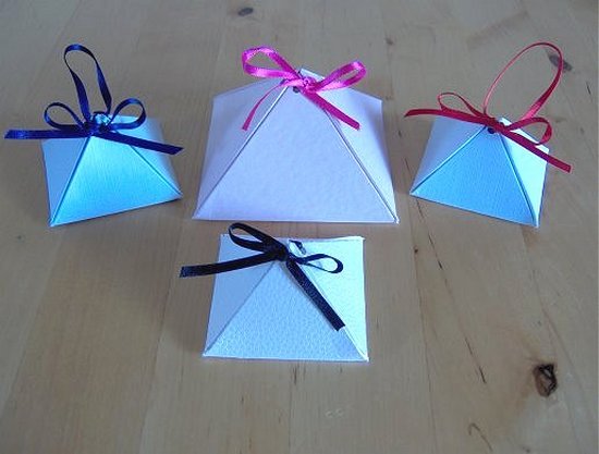 Pirámides de papel para sorpresas - Guía de MANUALIDADES