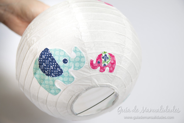 Cómo decorar una lámpara china con diseños de tela guÃa de ...