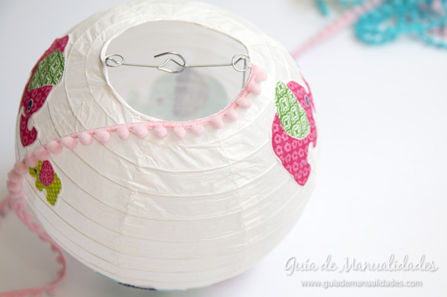 Cómo decorar una lámpara china con diseños de tela guÃa de ...