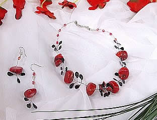 conjunto-de-aros-y-collar-con-hojas-y-piedras-02 conjunto-de-aros-y-collar-con-hojas-y-piedras-02
