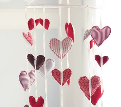 Manualidades para San Valentin romántica cortina realizada en fieltro3 Manualidades para San Valentin romántica cortina realizada en fieltro3