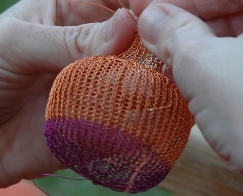 Tejido a crochet con alambre 15