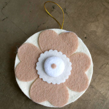 Flor decorativa para el árbol