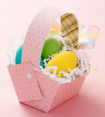 Canasta de papel para pascuas