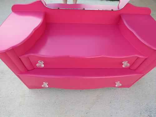 mueble-fucsia-reciclado 3