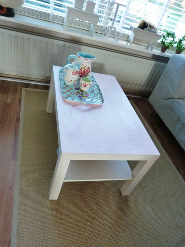 Decoupage sobre una mesa de centro 3