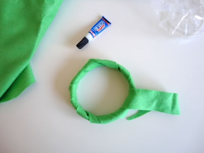 movil-con-fieltro-y-una-botella-plastica-2 Móvil con fieltro y una botella 2