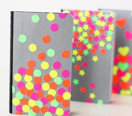 Libreta decorada con colores neon 4