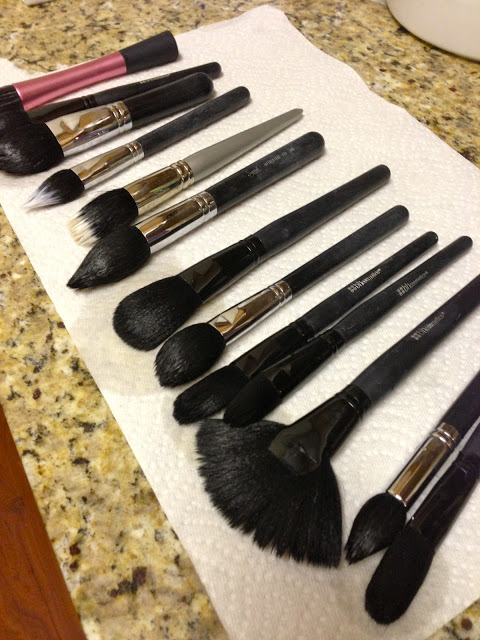 Tips para limpiar brochas de maquillaje 3