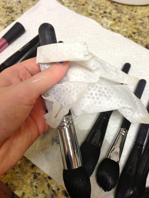 Tips para limpiar brochas de maquillaje 4