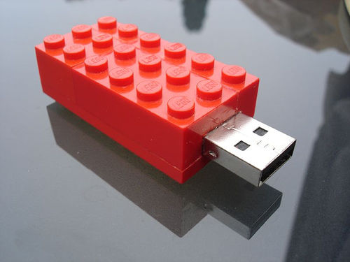 Como hacer un lego pendrive 01