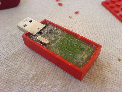 Como hacer un lego pendrive 4