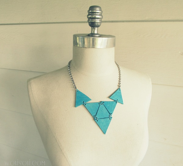 Collar con cuero 1