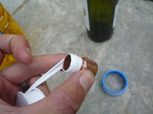 Antorcha con una botella de vino 2