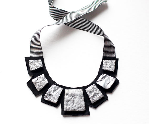 Collar con piedras o gemas 1