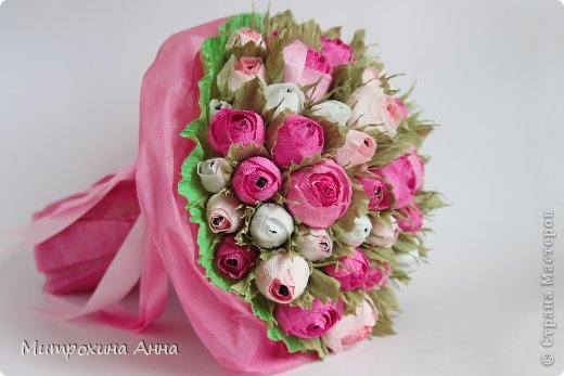 Flores de papel con dulces 15