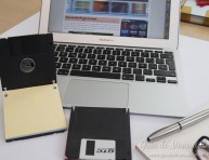 imagen Anotador geek con diskettes