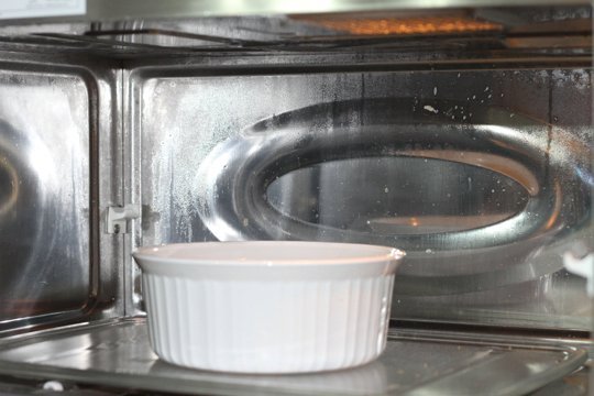 Tip para limpiar el microondas 4