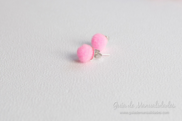 Aretes con pompones 6