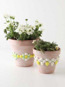 7 ideas para decorar tus macetas o jardineras esta temporada - Guía de