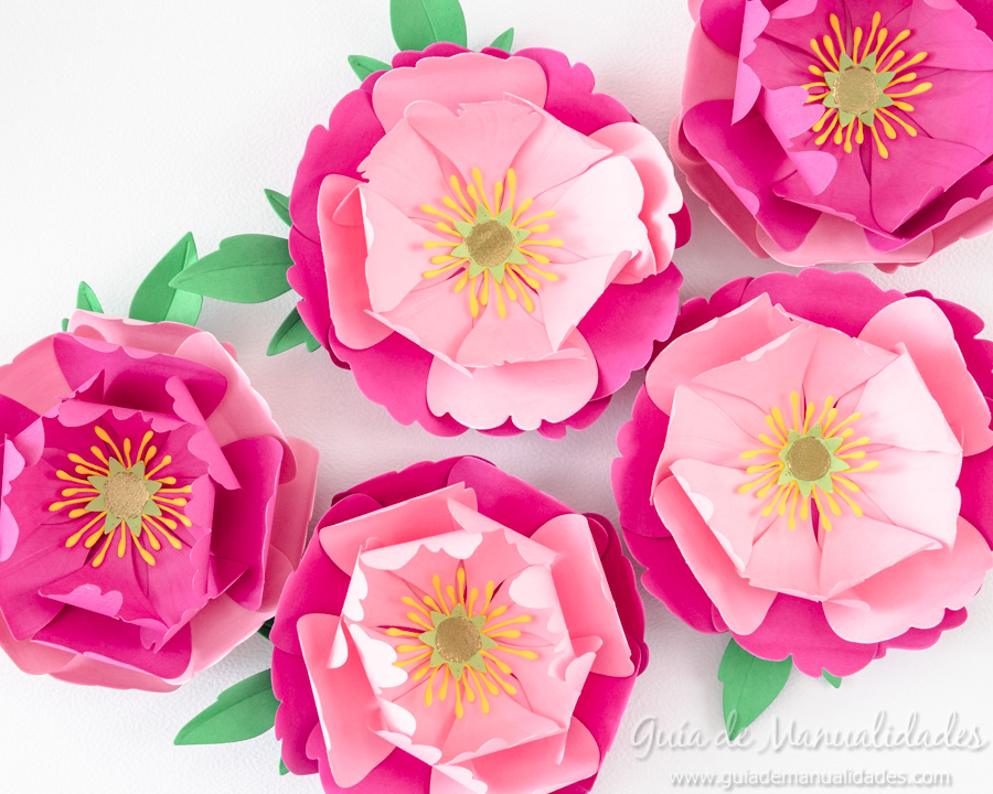 Flores de papel DIY y centro con embossing 14