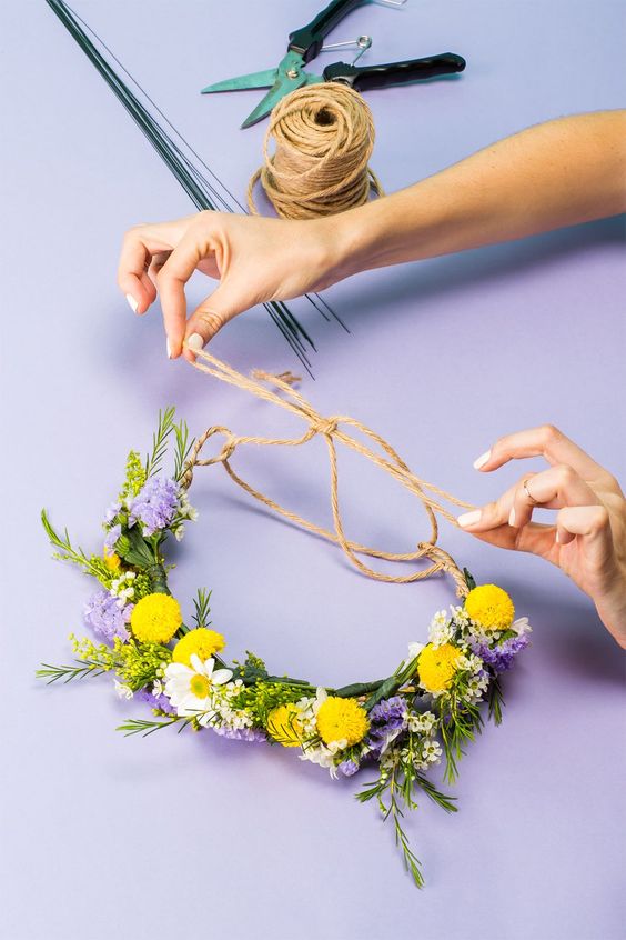 crea corona y diademas DIY con flores frescas 1