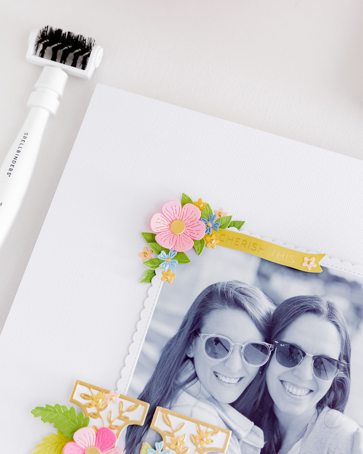 Hello Sweet Friend Layout with Spellbinders Clubs - Guía De Manualidades